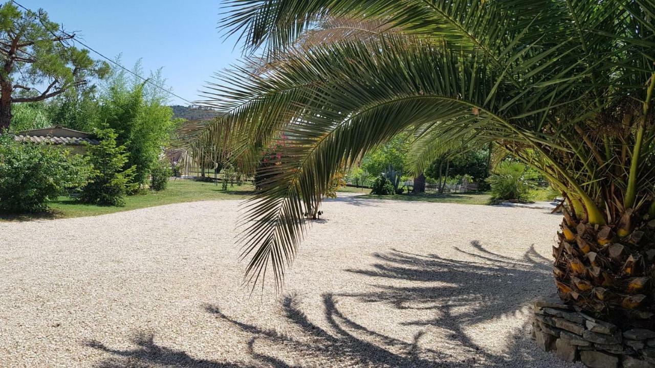 Mas Des Gardies Saint-Julien-de-Peyrolas ภายนอก รูปภาพ