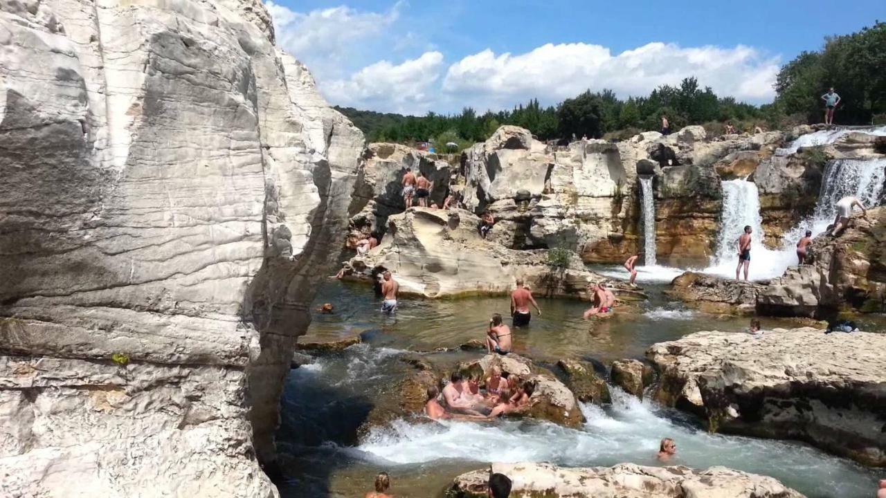 Mas Des Gardies Saint-Julien-de-Peyrolas ภายนอก รูปภาพ